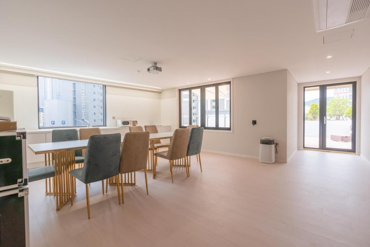 Denbasta Central Hotel Seomyeon Μπουσάν Εξωτερικό φωτογραφία